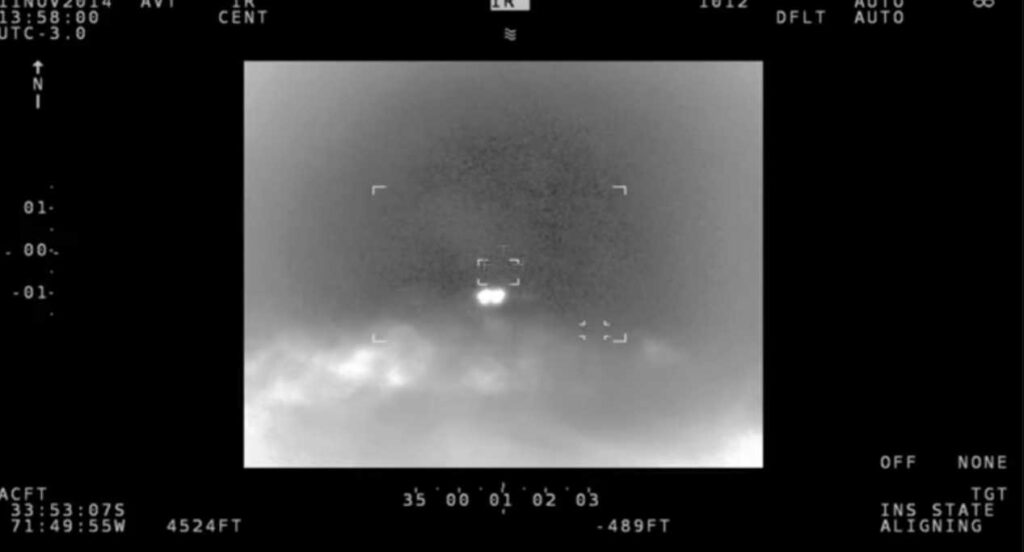 El video muestra dos luces circulares blancas conectadas o puntos calientes que emiten mucho calor (izquierda). Esta imagen fue parte de un análisis del astrofísico Luis Barrera. “Envoltura” significa “envoltura”. Crédito: CEFFA